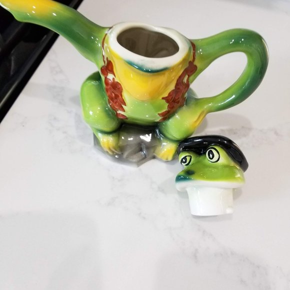 Vintage Hand-Painted Ceramic Frog Teapot - Picture 5 of 8